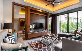 New Luxury Two Bedroom Private Swimming Pool Villa With Complete Supporting Facilities, Convenient For Travel 800 Meters To Kamala Beach H09